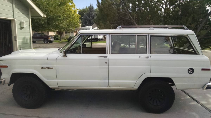 Illustration for article titled For $4,250, Could This 1987 Jeep Grand Wagoner Be Investment Grade?